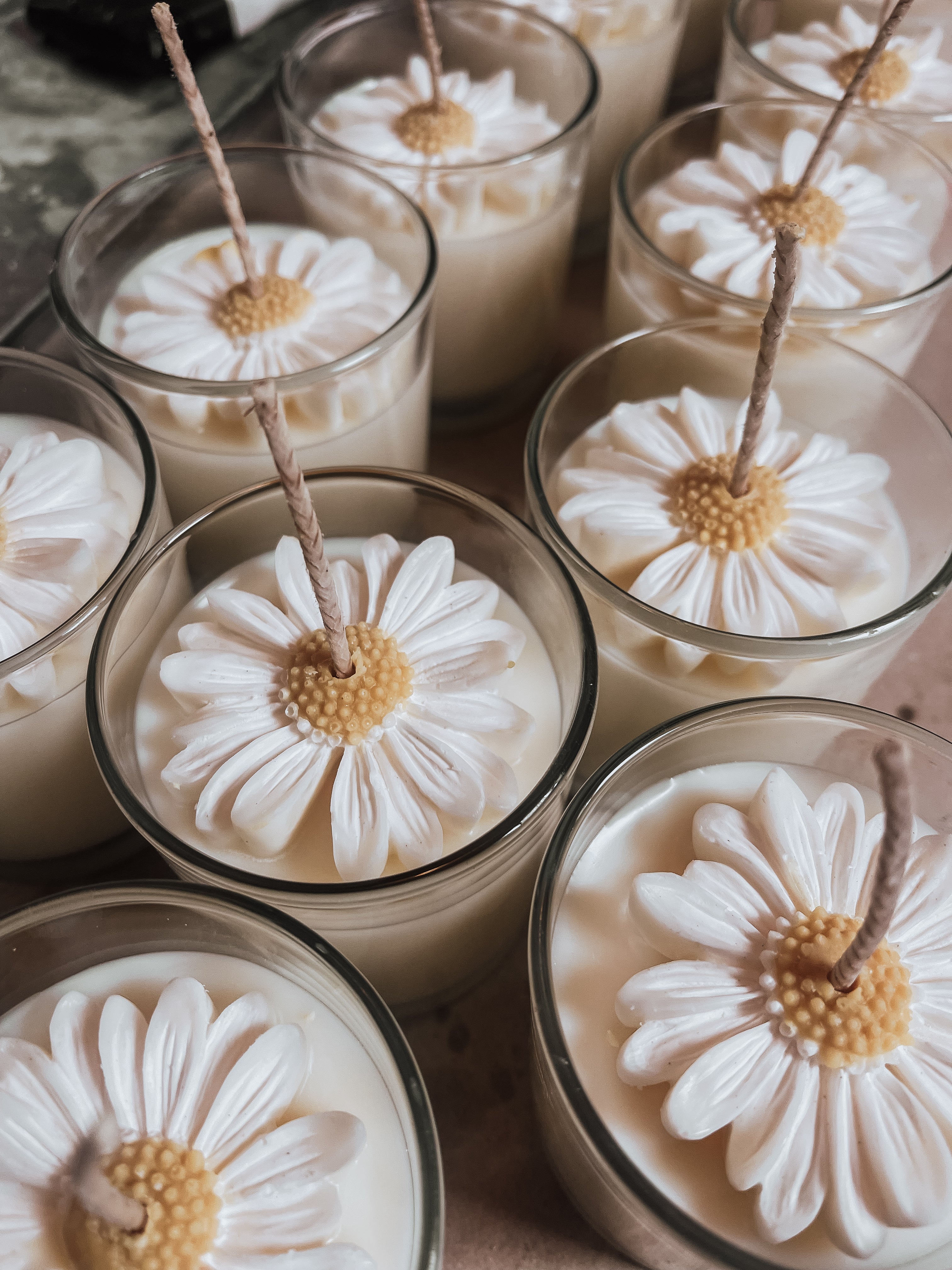 🌼 Linen Daisy – Geurkaars