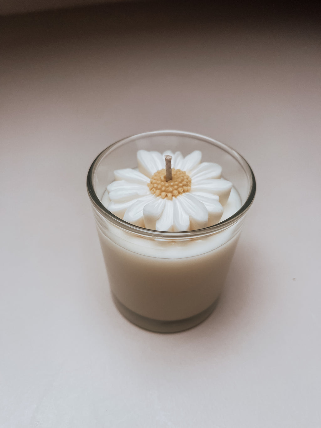 🌼 Linen Daisy – Geurkaars